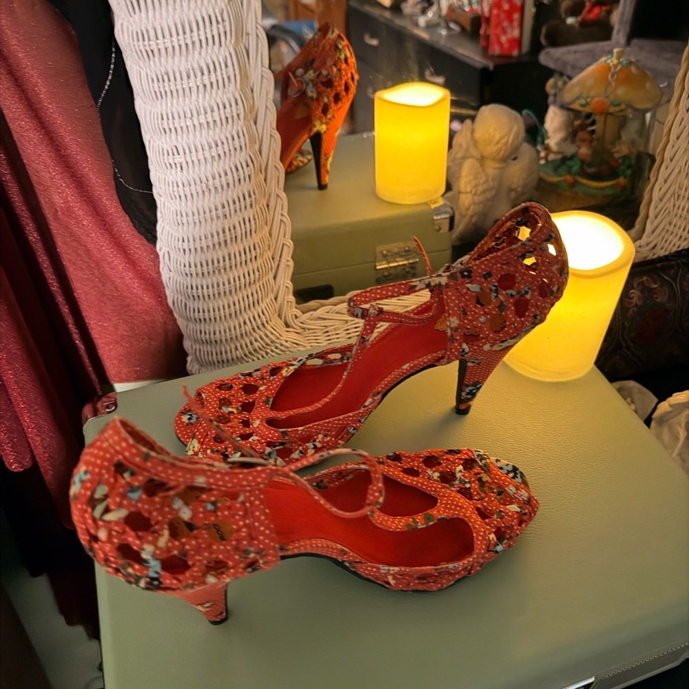 Rocket Dog Red Patterned Heels - image 1